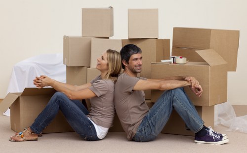 Local movers in Bayswater coordinating a smooth relocation process