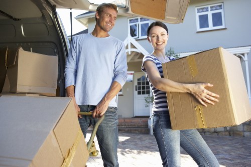 Final response to a customer complaint in moving services